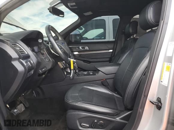 ✅ 2017 Ford Explorer Limited • VIN: 1FM5K7F8XHGB81256 • Lot: 90835245. Wystawiony na Copart z przebiegiem 62 520 mil. Bezpłatny archiwum sprzedaży aukcyjnych z USA i szczegółowy raport historii pojazdu na DreamBid. Zdjęcie 7.