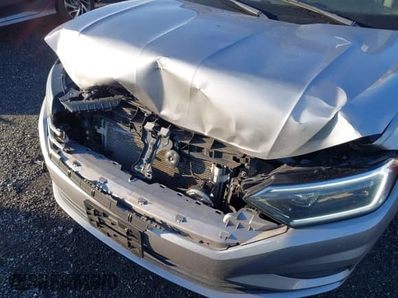 ✅ 2019 Volkswagen Jetta SEL • VIN: 3VWE57BU7KM182390 • Лот: 43565558. Опубликован ранее на IAAI с пробегом 47 522 миль. Бесплатный доступ к архиву аукционных продаж из США и подробный отчёт об истории автомобиля на DreamBid. Изображение 6.