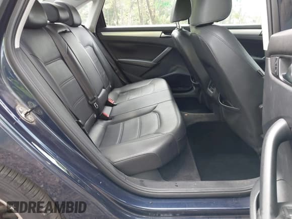 ✅ 2013 Volkswagen Passat SE • VIN: 1VWBP7A35DC050593 • Лот: 43331003. Опубликован ранее на IAAI с пробегом 98 091 миль. Бесплатный доступ к архиву аукционных продаж из США и подробный отчёт об истории автомобиля на DreamBid. Изображение 8.