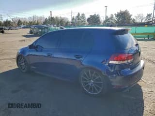 ✅ 2011 Volkswagen Golf GTI • VIN: WVWGV7AJXBW126009 • Lot: 94695695. Wystawiony na Copart z przebiegiem 126 736 mil. Bezpłatny archiwum sprzedaży aukcyjnych z USA i szczegółowy raport historii pojazdu na DreamBid. Zdjęcie 2.