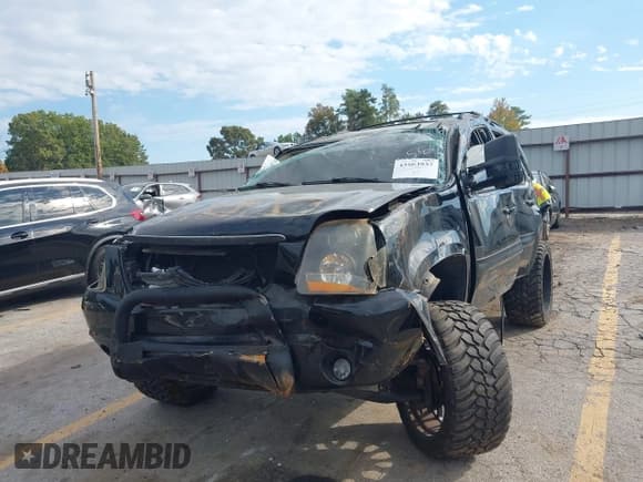 ✅ 2007 GMC Yukon SLE • VIN: 1GKFK13037R349556 • Lot: 43503937. Wystawiony na IAAI z przebiegiem 233 028 mil. Bezpłatny archiwum sprzedaży aukcyjnych z USA i szczegółowy raport historii pojazdu na DreamBid. Zdjęcie 2.
