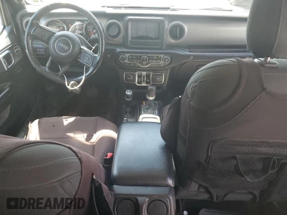 ✅ 2020 Jeep Wrangler Unlimited Black and Tan • VIN: 1C4HJXDGXLW221705 • Lot: 56224785. Listed on Copart with 82,360 mi. Free auction sales archive from the USA and detailed vehicle history report at DreamBid. Image 8.