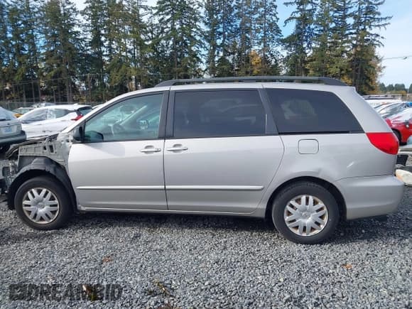 ✅ 2006 Toyota Sienna LE • VIN: 5TDZA23C46S405452 • Lot: 43592467. Listed on IAAI with 385,179 mi. Free auction sales archive from the USA and detailed vehicle history report at DreamBid. Image 15.