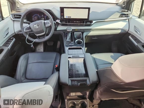 ✅ 2025 Toyota Sienna XSE • VIN: 5TDDSKFC2SS181918 • Lot: 63647505. Listed on Copart with 23,507 mi. Free auction sales archive from the USA and detailed vehicle history report at DreamBid. Image 8.