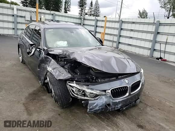 2018 BMW 3 Series 330i xDrive with VIN WBA8D9G57JNU70847, listed as a Copart auction lot 82004405 with 106,746 mi miles and Salvage title. Bid and sale history available at DreamBid. Image 13.