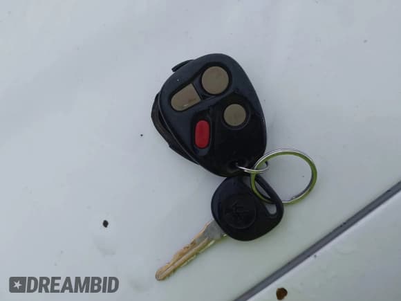 ✅ 2005 Chevrolet Express Cargo • VIN: 1GCGG25V951133416 • Lot: 43580678. Wystawiony na IAAI z przebiegiem 249 958 mil. Bezpłatny archiwum sprzedaży aukcyjnych z USA i szczegółowy raport historii pojazdu na DreamBid. Zdjęcie 11.