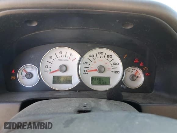 ✅ 2005 Ford Escape Hybrid • VIN: 1FMYU96H35KD42770 • Lot: 92063775. Wystawiony na Copart z przebiegiem 139 168 mil. Bezpłatny archiwum sprzedaży aukcyjnych z USA i szczegółowy raport historii pojazdu na DreamBid. Zdjęcie 9.