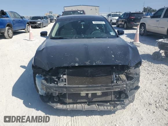 ✅ 2017 Lincoln Continental Reserve • VIN: 1LN6L9RP2H5608747 • Lot: 89693225. Wystawiony na Copart z przebiegiem 112 298 mil. Bezpłatny archiwum sprzedaży aukcyjnych z USA i szczegółowy raport historii pojazdu na DreamBid. Zdjęcie 5.