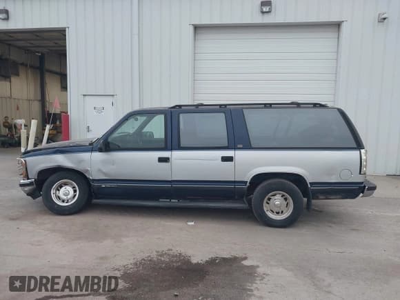 ✅ 1994 Chevrolet Suburban • VIN: 1GNEC16K5RJ305763 • Lot: 43618114. Listed on IAAI with 317,235 mi. Free auction sales archive from the USA and detailed vehicle history report at DreamBid. Image 14.