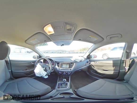 2020 Hyundai Accent SE z VIN 3KPC24A60LE118594, wystawiony jako Copart lot #39394793 z przebiegiem 28 096 mil mil oraz . Historia ofert i sprzedaży dostępna na DreamBid. Obrazek 13.