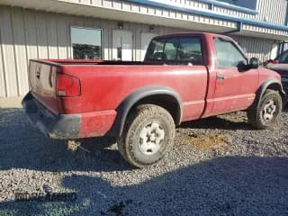 ✅ 1994 Chevrolet S-10 • VIN: 1GCCT14W9R8225766 • Лот: 42342875. Опубликован ранее на Copart с пробегом 180 377 миль. Бесплатный доступ к архиву аукционных продаж из США и подробный отчёт об истории автомобиля на DreamBid. Изображение 3.