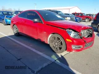 ✅ 2014 Mercedes-Benz C 250 • VIN: WDDGJ4HB5EG278034 • Lot: 41435245. Wystawiony na IAAI z przebiegiem 169 517 mil. Bezpłatny archiwum sprzedaży aukcyjnych z USA i szczegółowy raport historii pojazdu na DreamBid. Zdjęcie 1.