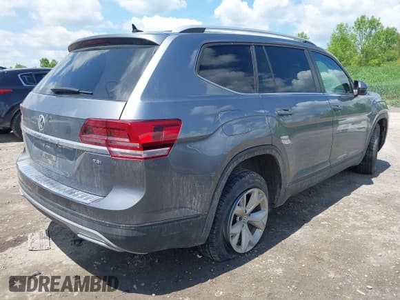 ✅ 2018 Volkswagen Atlas SE • VIN: 1V2CP2CA2JC593755 • Lot: 42381332. Listed on IAAI with 62,664 mi. Free auction sales archive from the USA and detailed vehicle history report at DreamBid. Image 4.