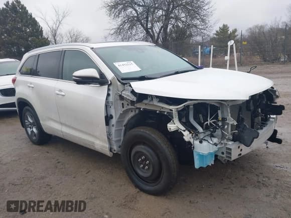 ✅ 2018 Toyota Highlander Limited • VIN: 5TDDZRFH6JS899857 • Lot: 41492515. Wystawiony na IAAI z przebiegiem 98 929 mil. Bezpłatny archiwum sprzedaży aukcyjnych z USA i szczegółowy raport historii pojazdu na DreamBid. Zdjęcie 1.