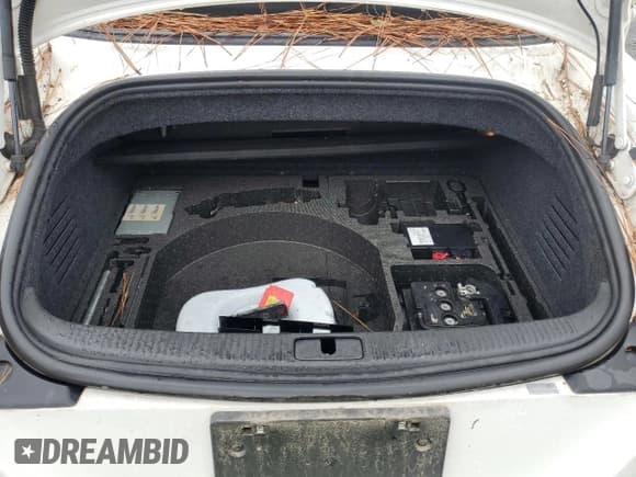 ✅ 2014 Audi TT Premium Plus • VIN: TRUSFAFK8E1007484 • Lot: 67753015. Wystawiony na Copart z przebiegiem 78 572 mil. Bezpłatny archiwum sprzedaży aukcyjnych z USA i szczegółowy raport historii pojazdu na DreamBid. Zdjęcie 10.