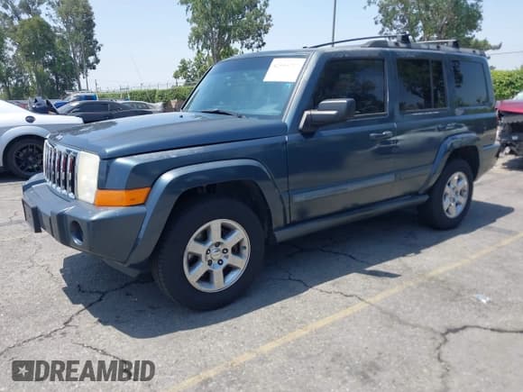 ✅ 2007 Jeep Commander Sport • VIN: 1J8HH48KX7C548033 • Lot: 42555217. Wystawiony na IAAI z przebiegiem 213 236 mil. Bezpłatny archiwum sprzedaży aukcyjnych z USA i szczegółowy raport historii pojazdu na DreamBid. Zdjęcie 2.