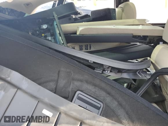 ✅ 2022 Audi Q5 Premium Plus • VIN: WA1BBAFY8N2107082 • Lot: 69614355. Wystawiony na Copart z przebiegiem 52 414 mil. Bezpłatny archiwum sprzedaży aukcyjnych z USA i szczegółowy raport historii pojazdu na DreamBid. Zdjęcie 11.