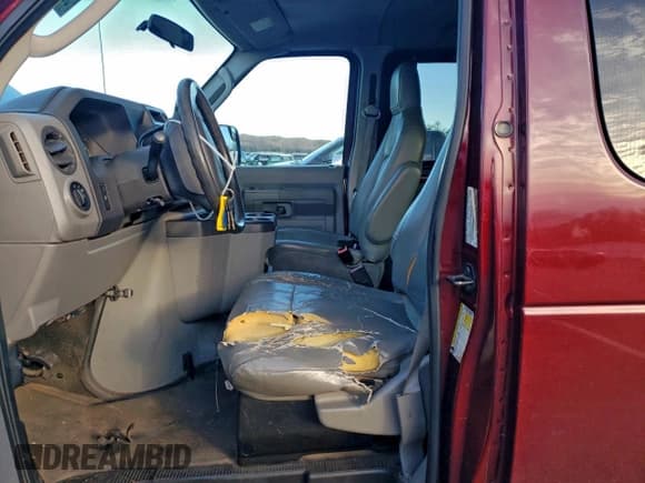 ✅ 2011 Ford Econoline Passenger XLT • VIN: 1FBNE3BL3BDA23353 • Lot: 95520895. Wystawiony na Copart z przebiegiem 166 046 mil. Bezpłatny archiwum sprzedaży aukcyjnych z USA i szczegółowy raport historii pojazdu na DreamBid. Zdjęcie 7.