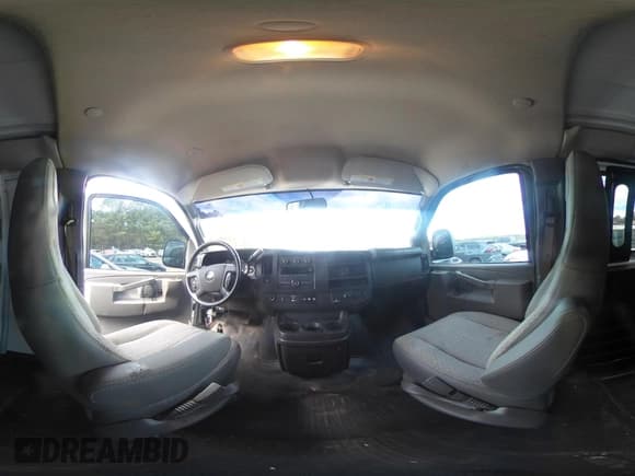 ✅ 2023 Chevrolet Express Cargo • VIN: 1GCWGAFP9P1203389 • Лот: 43331266. Опубликован ранее на IAAI с пробегом 52 485 миль. Бесплатный доступ к архиву аукционных продаж из США и подробный отчёт об истории автомобиля на DreamBid. Изображение 18.