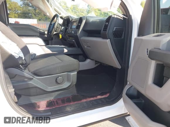 ✅ 2020 Ford F-150 XL • VIN: 1FTEW1C43LKD59554 • Lot: 43181361. Listed on IAAI with 151,149 mi. Free auction sales archive from the USA and detailed vehicle history report at DreamBid. Image 5.