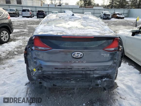 ✅ 2017 Hyundai Ioniq Blue • VIN: KMHC65LC6HU024821 • Lot: 82654934. Wystawiony na Copart z przebiegiem 111 518 mil. Bezpłatny archiwum sprzedaży aukcyjnych z USA i szczegółowy raport historii pojazdu na DreamBid. Zdjęcie 6.