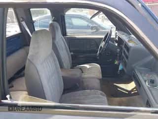 1990 Dodge Dakota z VIN 1B7FL23X0LS641390, wystawiony jako IAAI lot #42826429 z przebiegiem 186 919 mil mil oraz . Historia ofert i sprzedaży dostępna na DreamBid. Obrazek 5.