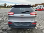 ✅ 2015 Jeep Cherokee Latitude • VIN: 1C4PJMCS9FW709421 • Lot: 91916975. Wystawiony na Copart z przebiegiem 175 304 mil. Bezpłatny archiwum sprzedaży aukcyjnych z USA i szczegółowy raport historii pojazdu na DreamBid. Zdjęcie 6.