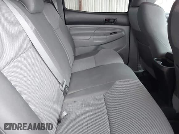 ✅ 2015 Toyota Tacoma • VIN: 5TFLU4ENXFX115198 • Lot: 41442708. Listed on IAAI with 148,277 mi. Free auction sales archive from the USA and detailed vehicle history report at DreamBid. Image 8.