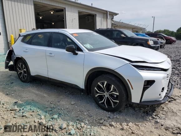 ✅ 2025 Toyota Crown XLE • VIN: JTDACAAJ9S3004574 • Лот: 71986455. Опубликован ранее на Copart с пробегом 16 540 миль. Бесплатный доступ к архиву аукционных продаж из США и подробный отчёт об истории автомобиля на DreamBid. Изображение 4.