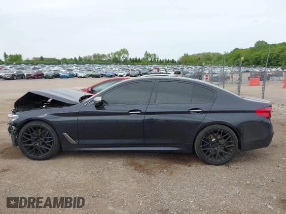 ✅ 2018 BMW 5 Series M550i xDrive • VIN: WBAJB9C53JB286746 • Lot: 42303002. Listed on IAAI with 81,039 mi. Free auction sales archive from the USA and detailed vehicle history report at DreamBid. Image 15.