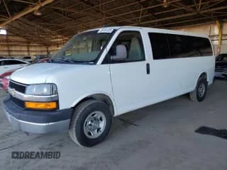 ✅ 2016 Chevrolet Express Passenger LT • VIN: 1GAZGPFG3G1237904 • Лот: 85161425. Опубликован ранее на Copart с пробегом 321 537 миль. Бесплатный доступ к архиву аукционных продаж из США и подробный отчёт об истории автомобиля на DreamBid. Изображение 1.
