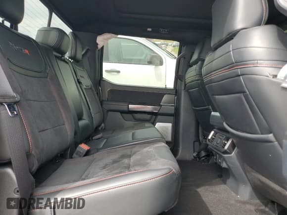 ✅ 2024 Ford F-150 Raptor • VIN: 1FTFW1RJ8RFB86438 • Lot: 54155615. Wystawiony na Copart z przebiegiem 5 874 mil. Bezpłatny archiwum sprzedaży aukcyjnych z USA i szczegółowy raport historii pojazdu na DreamBid. Zdjęcie 10.