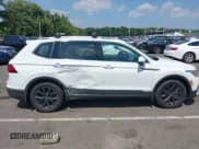 ✅ 2024 Volkswagen Tiguan SE • VIN: 3VV2B7AX7RM122986 • Lot: 42838398. Wystawiony na IAAI z przebiegiem 7 699 mil. Bezpłatny archiwum sprzedaży aukcyjnych z USA i szczegółowy raport historii pojazdu na DreamBid. Zdjęcie 14.