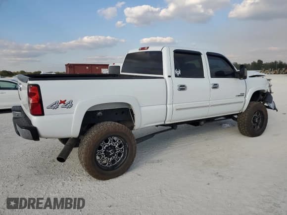 ✅ 2006 Chevrolet Silverado 2500HD LT1 • VIN: 1GCHK23D56F156919 • Lot: 44517785. Wystawiony na Copart z przebiegiem 73 250 mil. Bezpłatny archiwum sprzedaży aukcyjnych z USA i szczegółowy raport historii pojazdu na DreamBid. Zdjęcie 3.