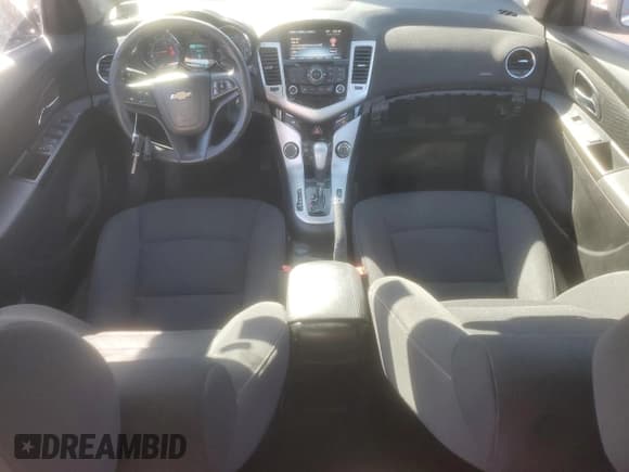 ✅ 2015 Chevrolet Cruze LT • VIN: 1G1PC5SB1F7192541 • Lot: 82755765. Listed on Copart with 127,967 mi. Free auction sales archive from the USA and detailed vehicle history report at DreamBid. Image 8.