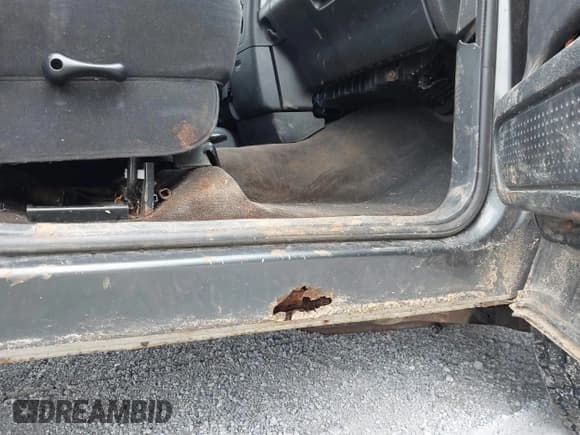 ✅ 2003 Dodge 2500 ST • VIN: 3D7KU28DX3G822634 • Лот: 43523499. Опубликован ранее на IAAI с пробегом 219 119 миль. Бесплатный доступ к архиву аукционных продаж из США и подробный отчёт об истории автомобиля на DreamBid. Изображение 12.