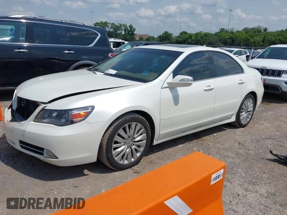 ✅ 2011 Acura RL Technology • VIN: JH4KB2F64BC000593 • Lot: 42473187. Listed on IAAI with 98,980 mi. Free auction sales archive from the USA and detailed vehicle history report at DreamBid. Image 2.