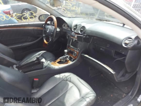 ✅ 2006 Mercedes-Benz CLK 500 • VIN: WDBTJ75J66F171005 • Лот: 42675195. Опубликован ранее на IAAI с пробегом Не указан. Бесплатный доступ к архиву аукционных продаж из США и подробный отчёт об истории автомобиля на DreamBid. Изображение 5.