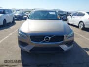 ✅ 2020 Volvo V60 Momentum • VIN: YV1102EK8L2376930 • Lot: 43618158. Listed on IAAI with 36,840 mi. Free auction sales archive from the USA and detailed vehicle history report at DreamBid. Image 12.