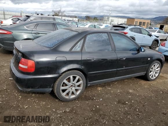 ✅ 2001 Audi A4 • VIN: WAUDC68D51A140718 • Lot: 43730695. Wystawiony na Copart z przebiegiem 151 442 mil. Bezpłatny archiwum sprzedaży aukcyjnych z USA i szczegółowy raport historii pojazdu na DreamBid. Zdjęcie 3.