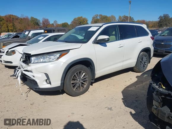 ✅ 2018 Toyota Highlander SE • VIN: 5TDJZRFH8JS887180 • Лот: 43612134. Опубликован ранее на IAAI с пробегом 137 560 миль. Бесплатный доступ к архиву аукционных продаж из США и подробный отчёт об истории автомобиля на DreamBid. Изображение 19.