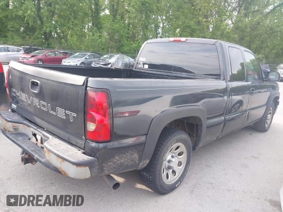 ✅ 2005 Chevrolet Silverado 1500 LT • VIN: 1GCEC19T85Z288708 • Лот: 42184655. Опубликован ранее на IAAI с пробегом 200 869 миль. Бесплатный доступ к архиву аукционных продаж из США и подробный отчёт об истории автомобиля на DreamBid. Изображение 4.