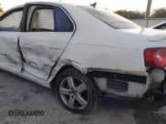 ✅ 2008 Volkswagen Jetta SE • VIN: 3VWRM71K18M175433 • Lot: 42131607. Listed on IAAI with 218,338 mi. Free auction sales archive from the USA and detailed vehicle history report at DreamBid. Image 6.