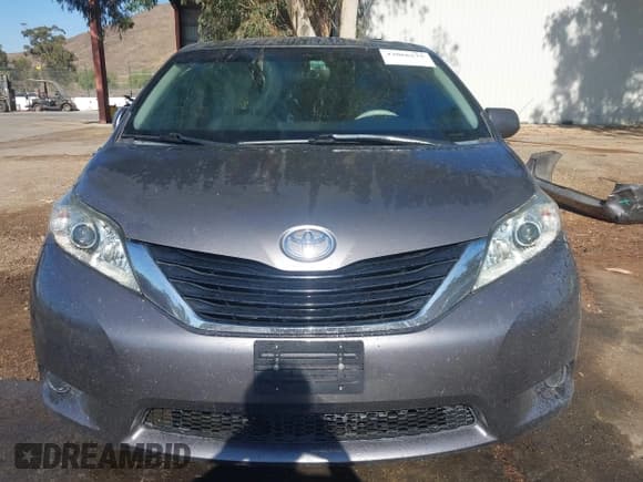 ✅ 2014 Toyota Sienna LE AAS • VIN: 5TDKK3DC5ES464205 • Lot: 43066275. Listed on IAAI with 194,999 mi. Free auction sales archive from the USA and detailed vehicle history report at DreamBid. Image 13.