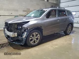 ✅ 2016 Toyota Highlander LE Plus • VIN: 5TDBKRFH0GS235753 • Lot: 94577685. Listed on Copart with 173,303 mi. Free auction sales archive from the USA and detailed vehicle history report at DreamBid. Image 1.