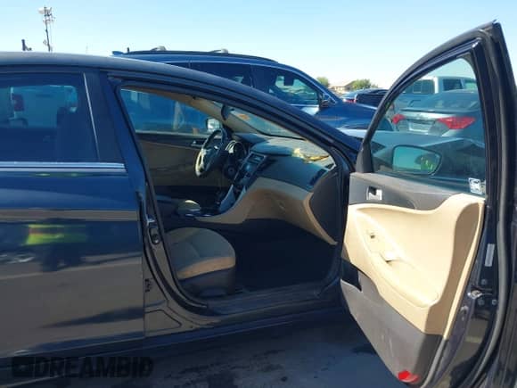 2011 Hyundai Sonata GLS with VIN 5NPEB4AC6BH054036, listed as a IAAI auction lot 43379402 with 96,937 mi miles and . Bid and sale history available at DreamBid. Image 5.