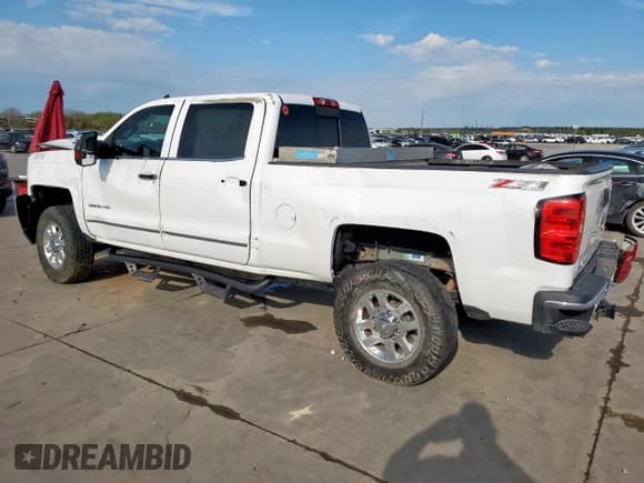 ✅ 2015 Chevrolet Silverado 2500HD LTZ • VIN: 1GC1KWE86FF636508 • Lot: 48467105. Wystawiony na Copart z przebiegiem Nie podano. Bezpłatny archiwum sprzedaży aukcyjnych z USA i szczegółowy raport historii pojazdu na DreamBid. Zdjęcie 2.