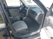 ✅ 2007 Jeep Patriot Sport • VIN: 1J8FF28W97D267050 • Lot: 41793288. Listed on IAAI with 132,743 mi. Free auction sales archive from the USA and detailed vehicle history report at DreamBid. Image 5.