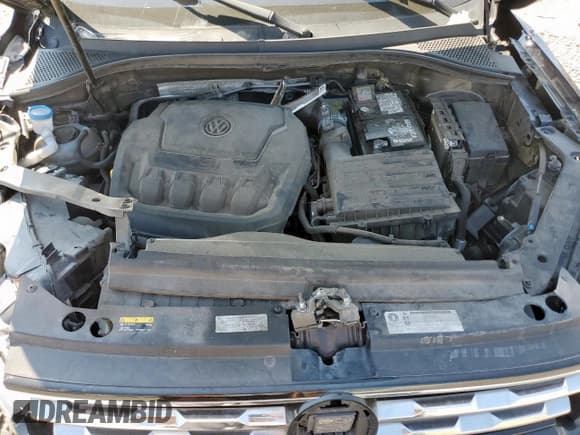 ✅ 2018 Volkswagen Tiguan SEL • VIN: 3VV3B7AX7JM019074 • Lot: 80544685. Listed on Copart with 87,242 mi. Free auction sales archive from the USA and detailed vehicle history report at DreamBid. Image 11.