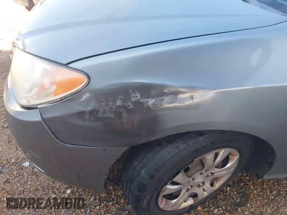 2010 Hyundai Elantra GLS z VIN KMHDU4AD2AU909460, wystawiony jako IAAI lot #43345937 z przebiegiem Nie podano mil oraz . Historia ofert i sprzedaży dostępna na DreamBid. Obrazek 12.